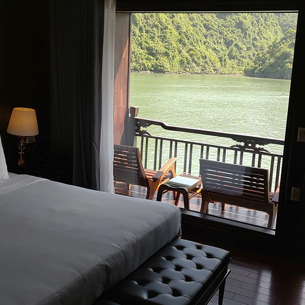 Vistas al río desde hotel en Vietnam